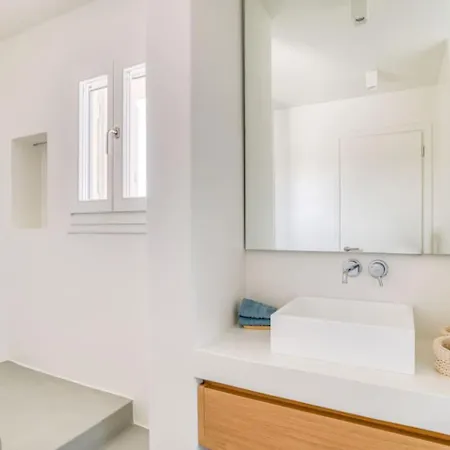 Lampsi - Parean Bliss Villa Naousa (Paros)